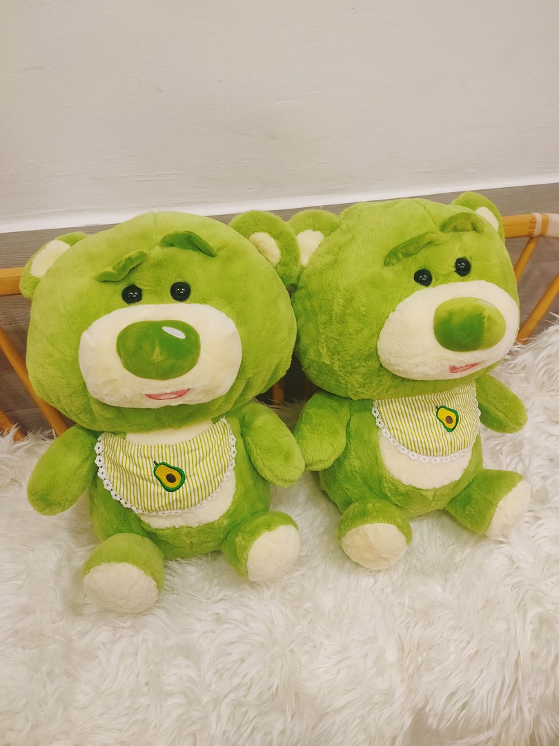 Gấu Bông Lotso Bơ Xanh Đeo Yếm