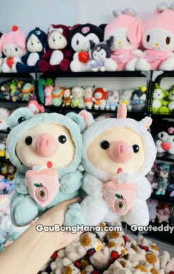 Heo Bông Ôm Bình Sữa Cosplay Mini
